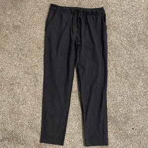 Women’s size 4 black snake print lululemon joggers